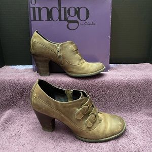 Indigo by Clarks Buena Vista Taupe Heeled Ankle Bootie